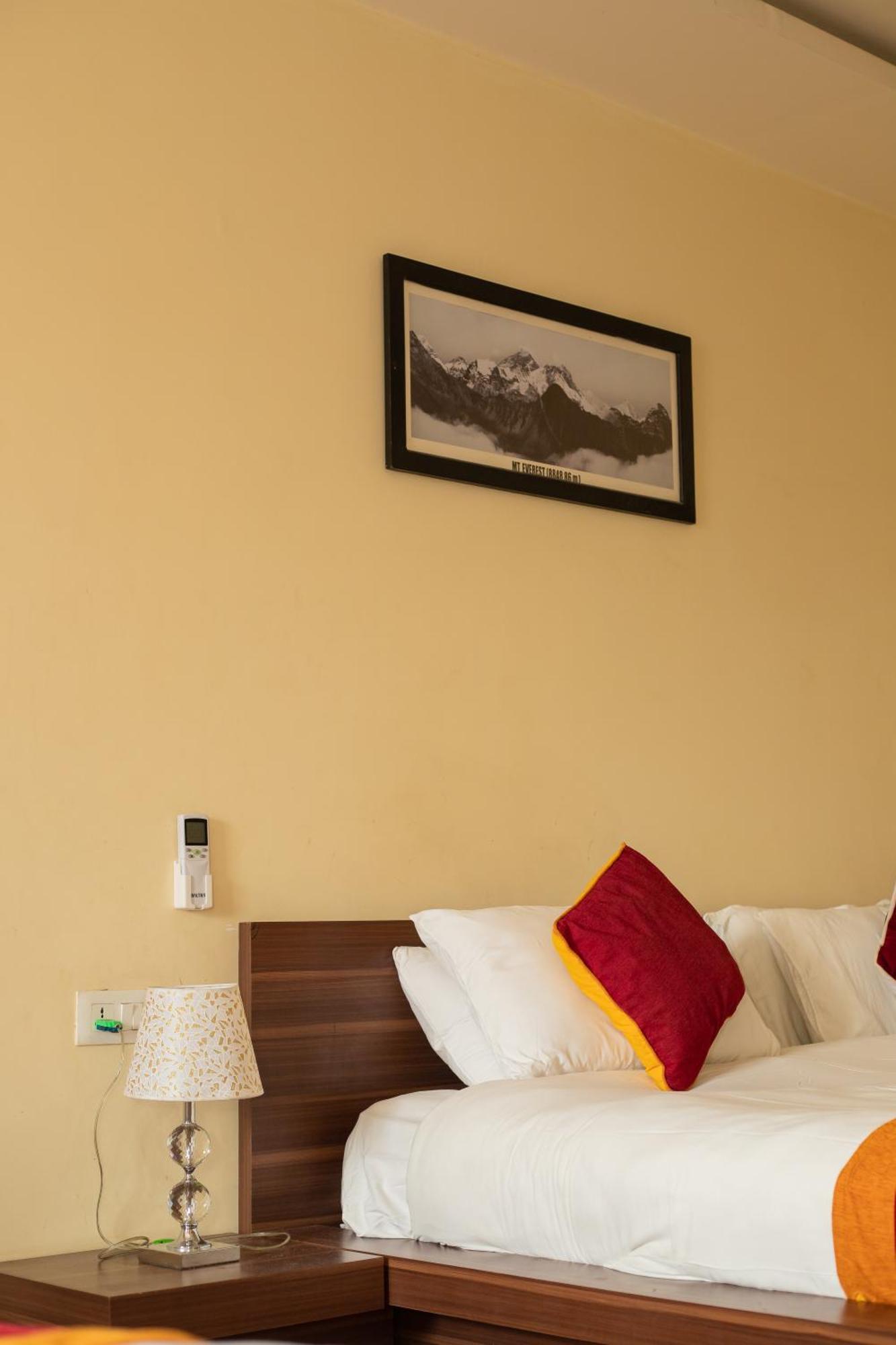 Hotel Edingo Inn Itahari Esterno foto