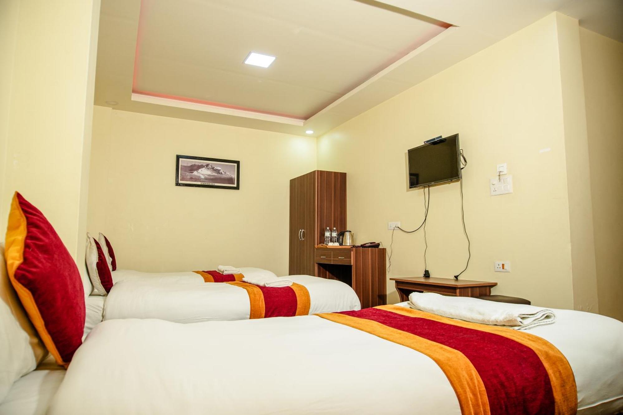 Hotel Edingo Inn Itahari Esterno foto